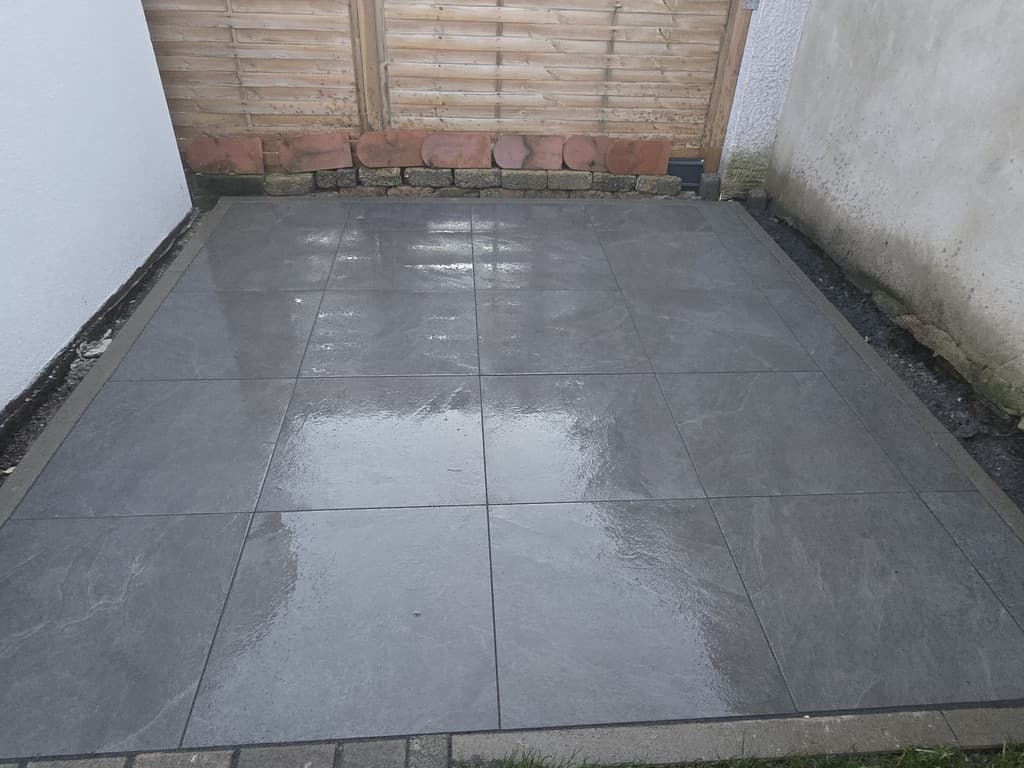 Professionelle Gartenpflege und Heckenschnitt